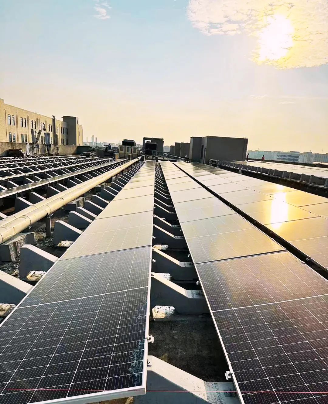 涨停雷达：算电协同+虚拟电厂+分布式光伏协鑫能科触及涨停(图1)