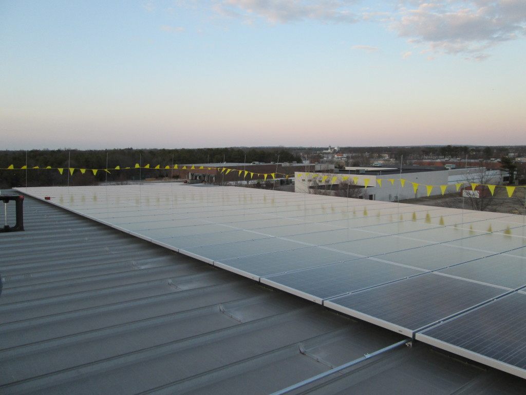 TCL亮相AWE2026展示“屏宇宙”、AI与光伏前沿成果(图1)