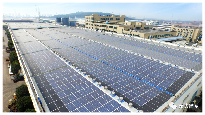 无法拒绝工商业屋顶光伏发电的四大优点！(图1)