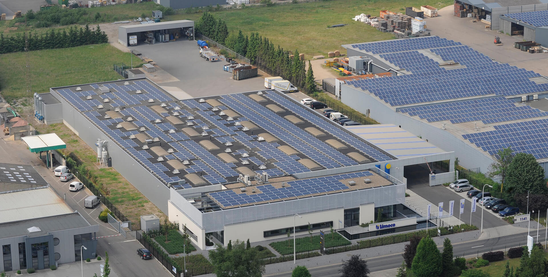 四川绵阳科发实业一期华正工业园447MW分布式光伏成功并网(图1)