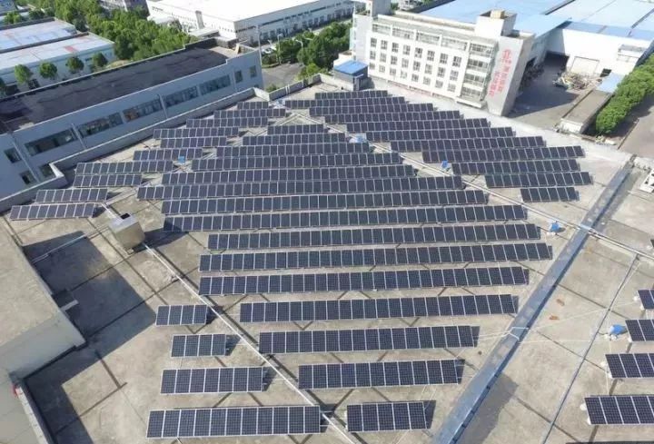 太阳能组件生产线助力工商业屋顶光伏发电(图1)